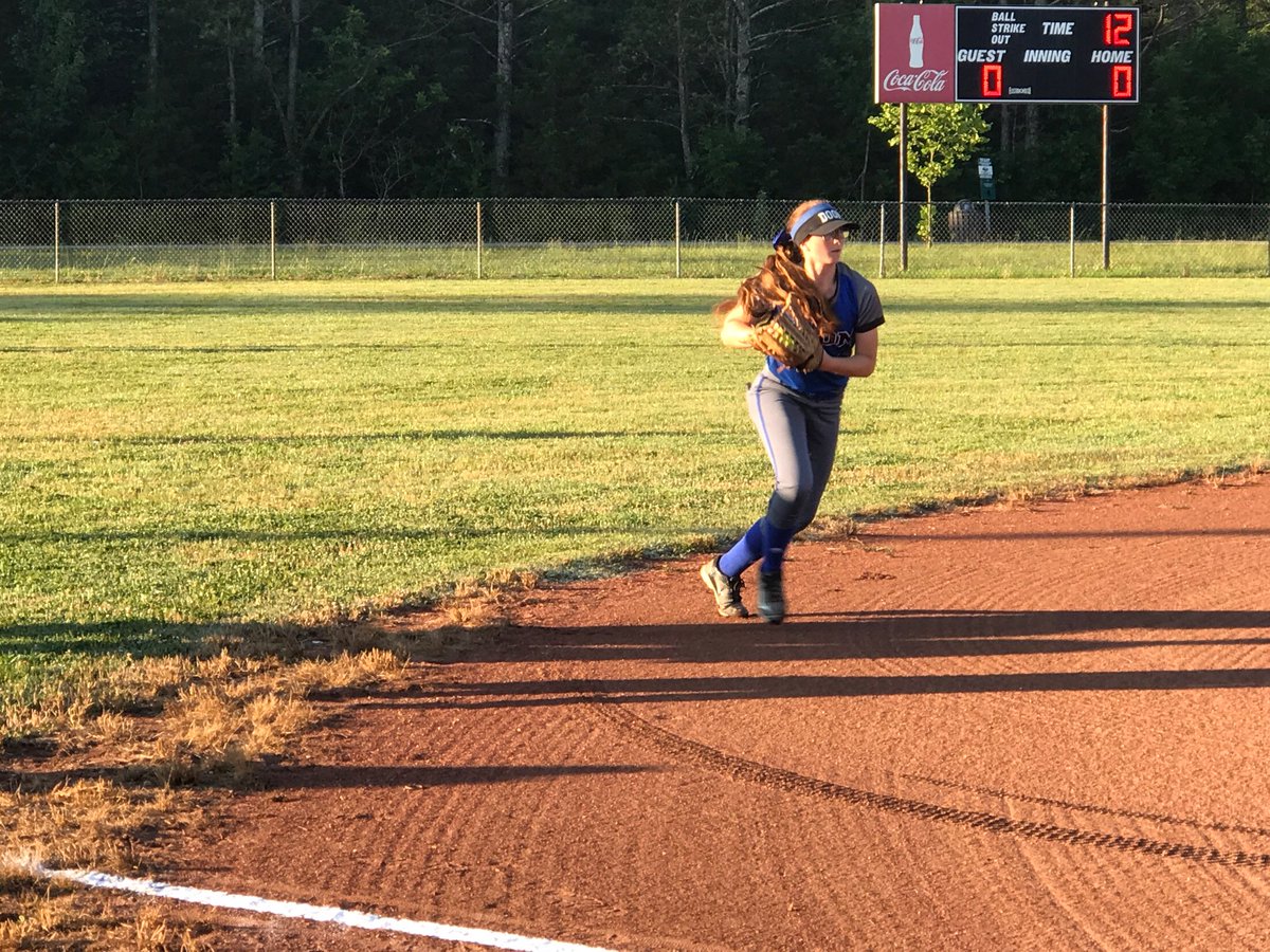 spwillia's tweet photo. Watching @MvilleSBOH players at The Scenic City Showcase in Chattanooga Tennessee. #PTBM #CincyDoom #23 @alexawilliams01 @ashley_dunn_09 https://t.co/v5yl4pv23F