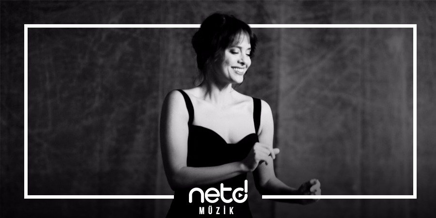 netdmuzik's tweet photo. Zeynep Özyılmazel, bu havaya çok yakışacak sakin teklisi #ZamanOlur ile #netdmüzik'te. @zozyilmazel @GNL_Records https://t.co/zSQShQiYDU https://t.co/Odu8dbBO9X
