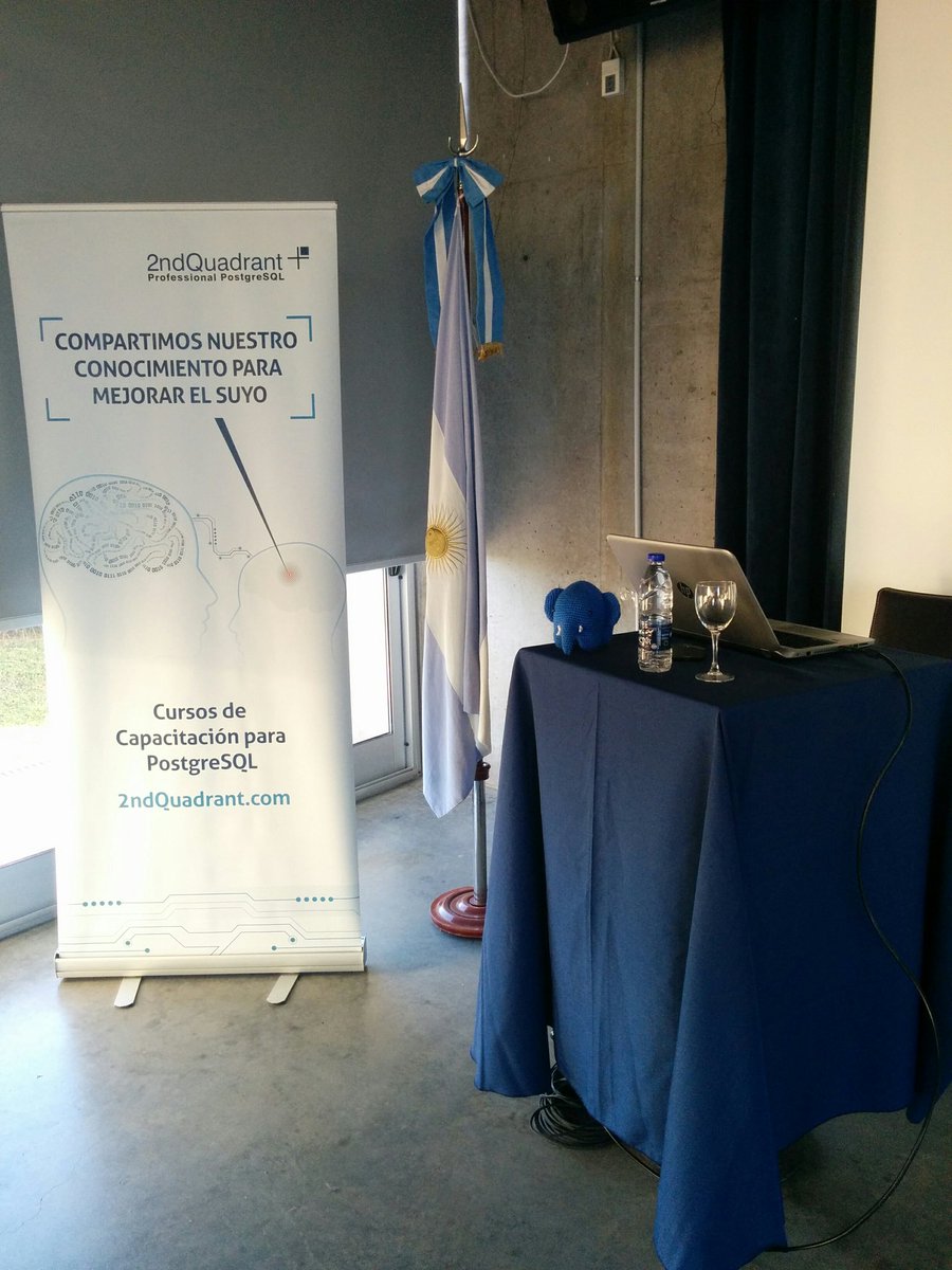 SantaFePUG's tweet photo. Starting #pgday_ar with @2ndQuad as sponsor platinum https://t.co/Ly7SxEOvDG