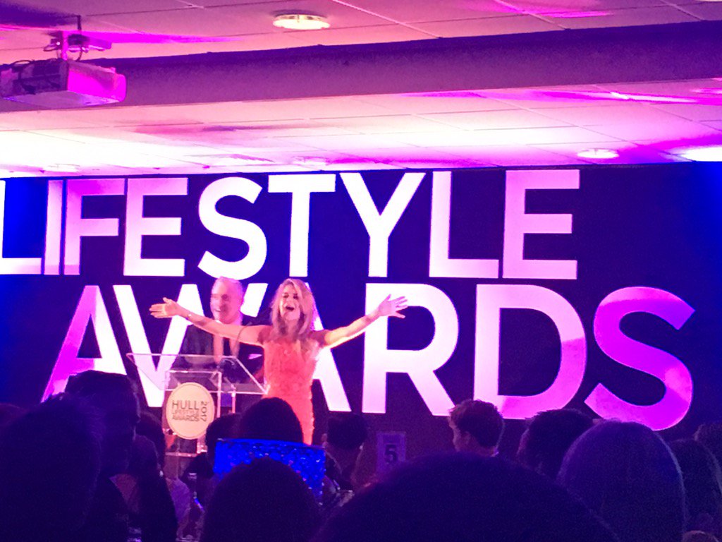 What a voice <a href="/gemmaoaten/">Gemma Oaten</a> 👏👏 good to see you mum and dad too #proud #hull