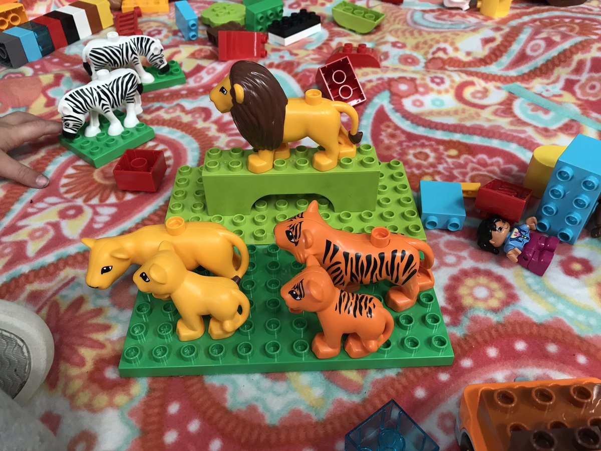 Rachel_Benn_'s tweet image. Lots of fun at our #BabyandToddler takeover day 🍼👶📖🎉 #NationalBookstartWeek @Booktrust #HunsletLibrary @BabySensoryHQ