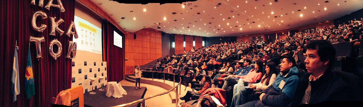 "Desarrollar una mentalidad emprendedora" <a href="/SilviaTorresC/">SilviaTorresCarbonel</a> #HackatoNavesIAE