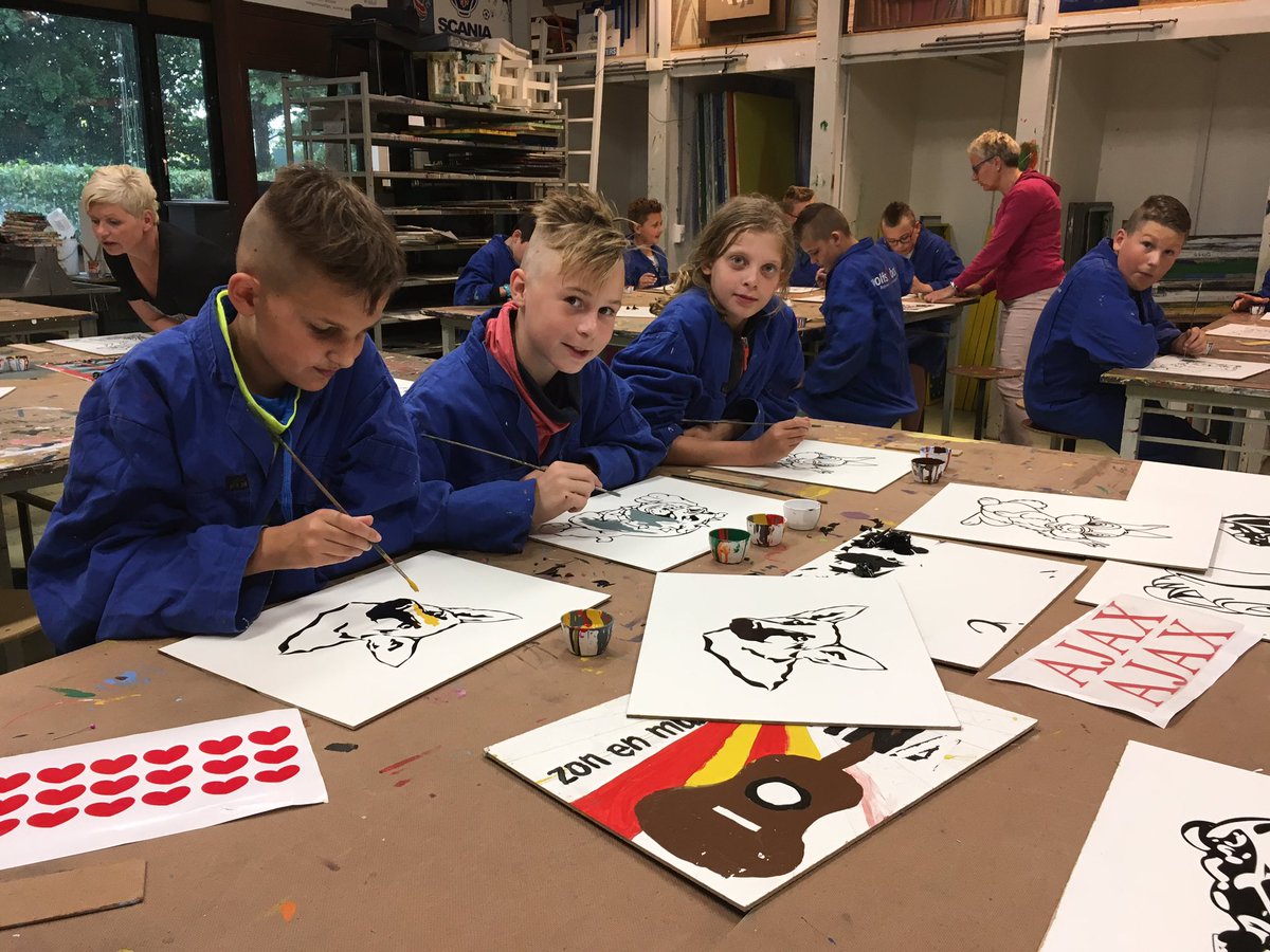Laatste techniekles van het schooljaar op 't Wolfsboscollege voor groep 7/8. #schilderen #leuk&amp;leerzaam