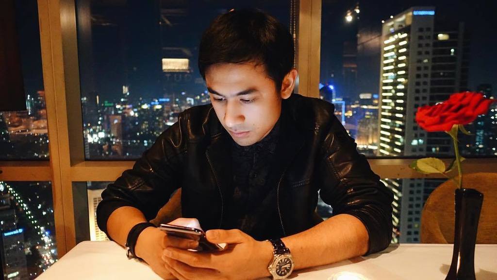 michelleziu's tweet photo. Then one day, there was you.. https://t.co/BwQ8g4hY58 https://t.co/G02MsytcWV