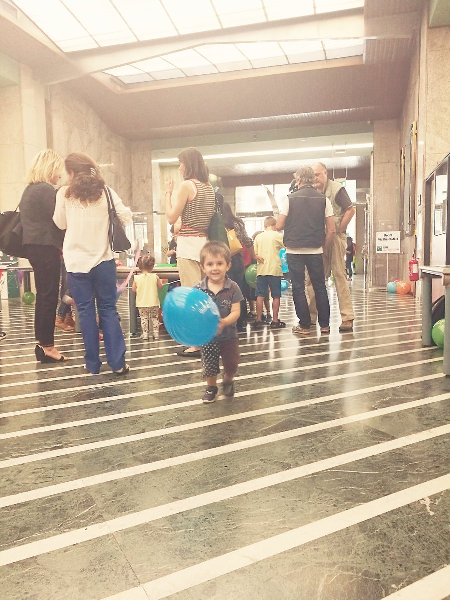 cecile_renault's tweet photo. #bimbiinufficio2017 una marea di gioa #genitorialita #goodplacetowork Bnpparibas @BNLPeople https://t.co/6DheMG01fw