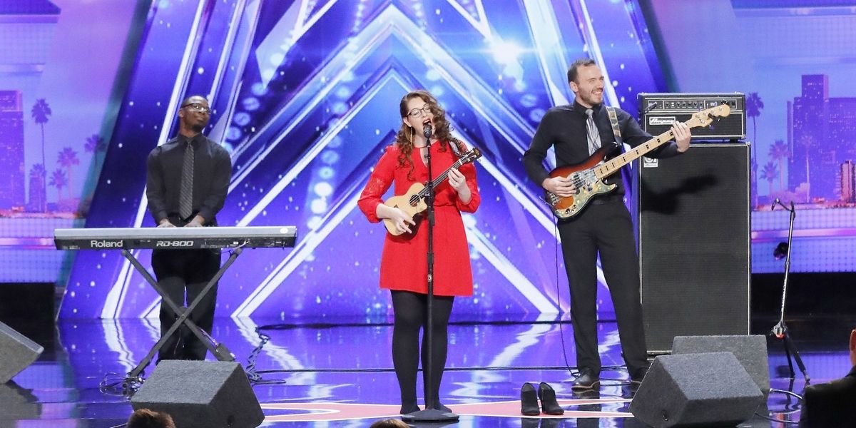 Cosmopolitan's tweet photo. Deaf Singer Mandy Harvey Blew Simon Cowell Away on America's Got Talent https://t.co/qMHwEAkEiq https://t.co/2iwaHDJQM0