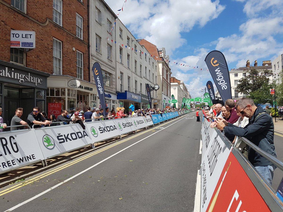 Women's Tour. Looking good Leamington!