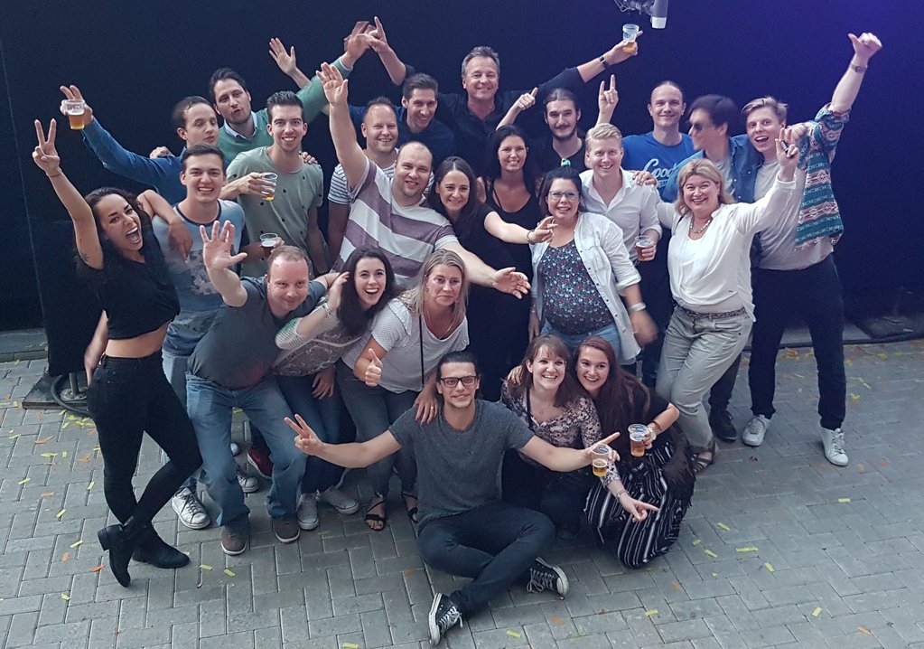 Super teamuitje van <a href="/Aggeloodotcom/">Aggeloo.com</a> &amp; <a href="/ConcappsNL/">Concapps</a> We hebben Groots Genoten bij Guus Meeuwis! TEAMBUILDING!
