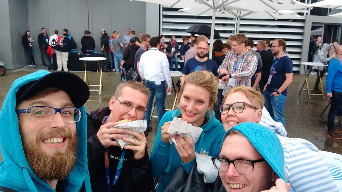 CodeMacher tweet picture