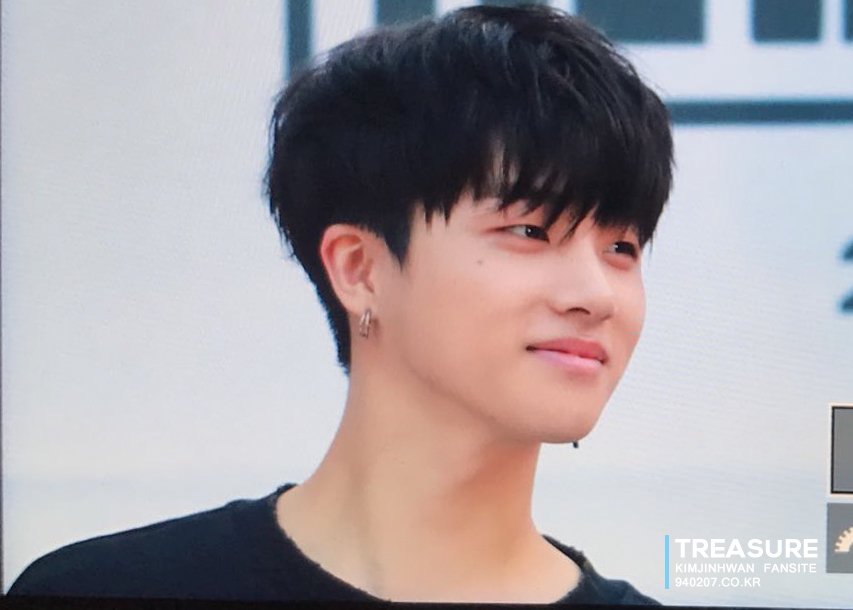 treasure940207's tweet photo. 170609 #진환 #아이콘 https://t.co/irB8tG0P3D