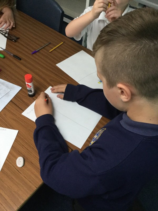 WawnePrimary's tweet photo. Today the children at Wawne Primary School attempted to write with their left hand for this weeks #challengehull #gettingleftout https://t.co/VYnLgXKcr5
