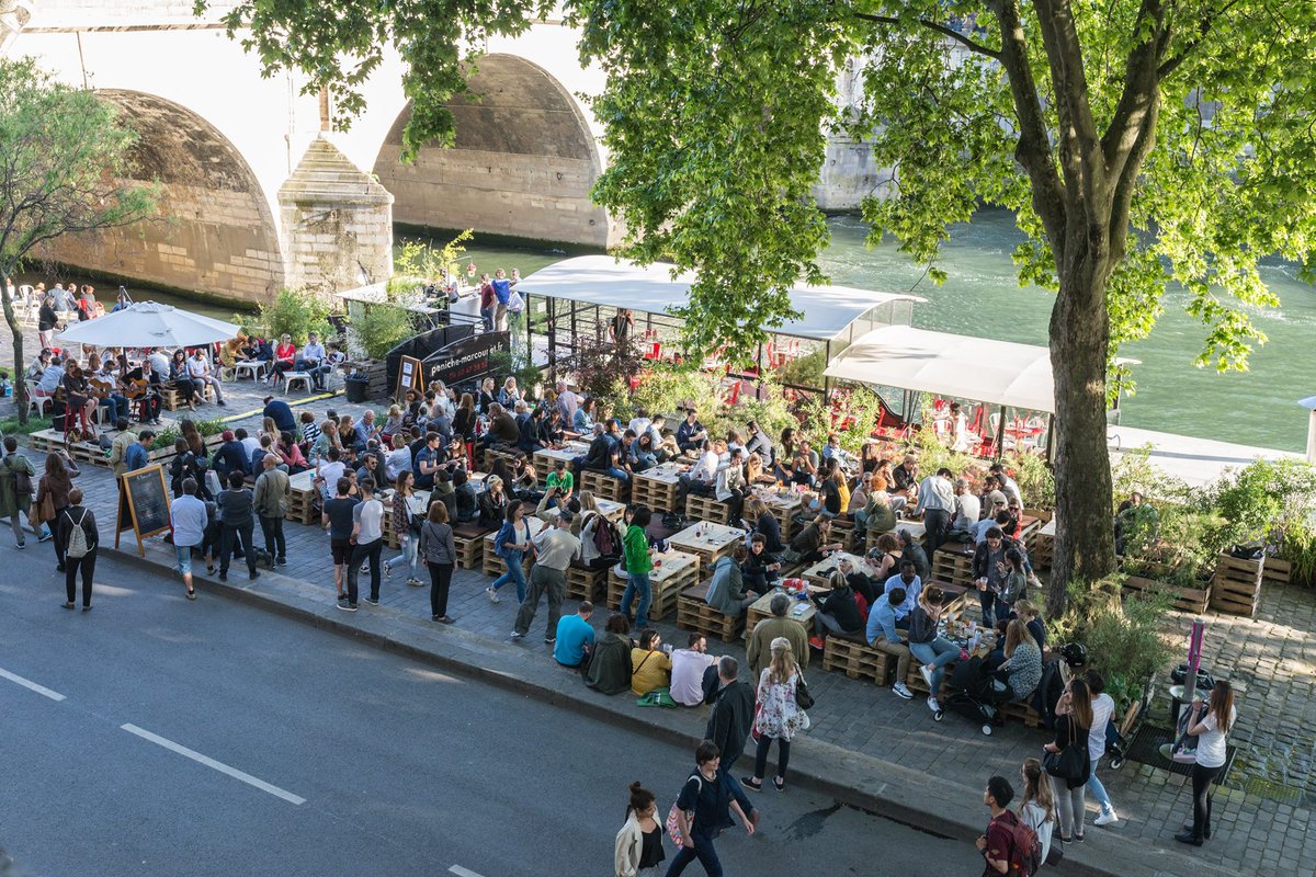 EurostarUK's tweet image. Cool, chic or bohemian, floating bars are at the heart of a Parisienne summer soirée ⚓️🏝  #ThingstodoParis