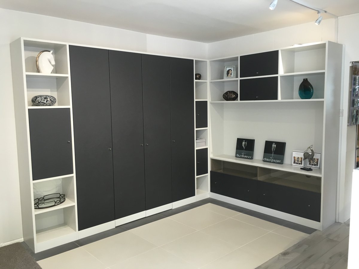 maisoncreations's tweet photo. UPTO 70% OFF DISPLAY UNITS
Tissetanta and hand painted quality units, kitchens include appliances
#kitchens #TVunit #Appliances https://t.co/LXDk2fwCR3