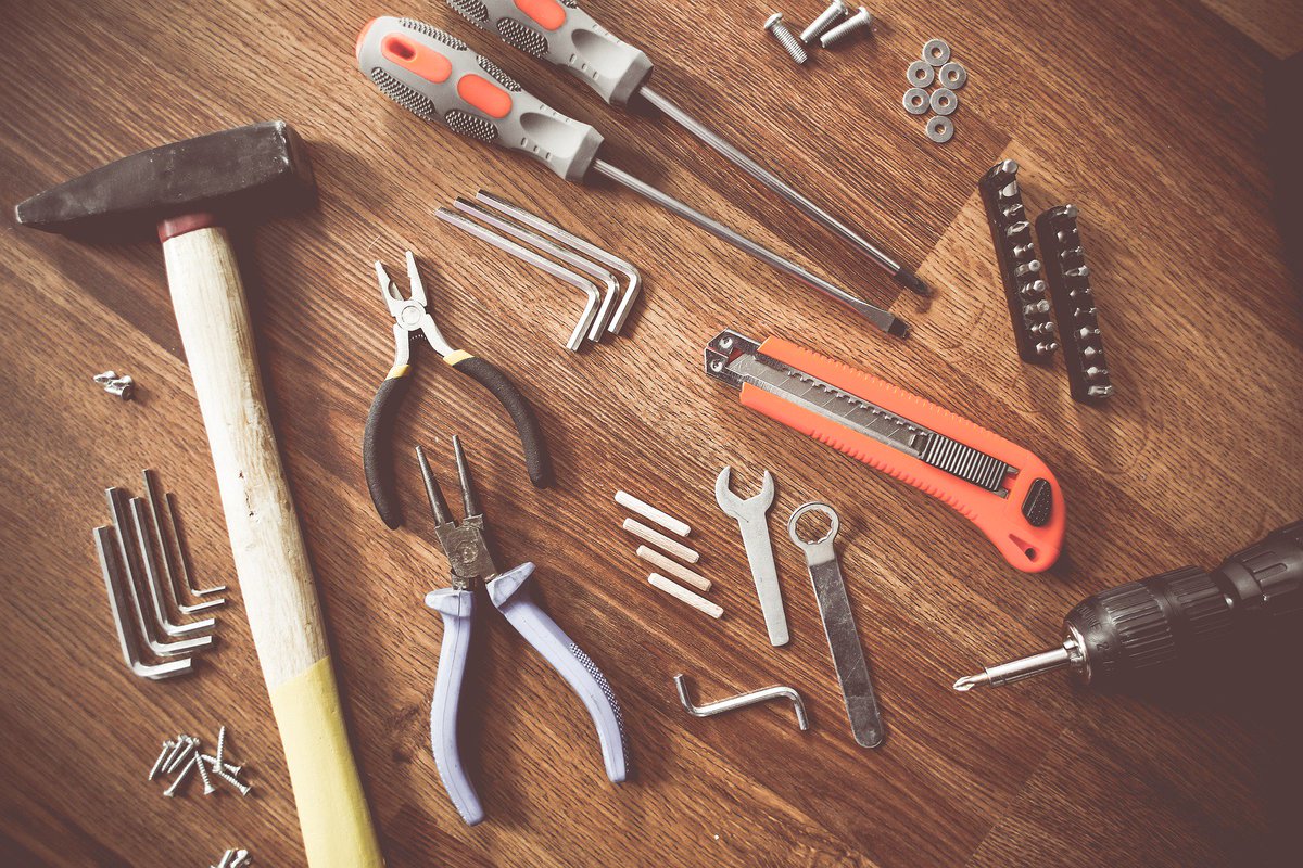 "Hand me the air knife." Don't know what that is? Learn about the tools of the trade in this article: ow.ly/M81U30ceKTQ