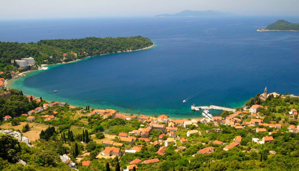 lonelyplanet's tweet photo. Natural beauty, heritage and wine: 10 idyllic day trips from Dubrovnik https://t.co/GikzFf4AD5 by @Dubrovnikguided https://t.co/ukubVy1aMu