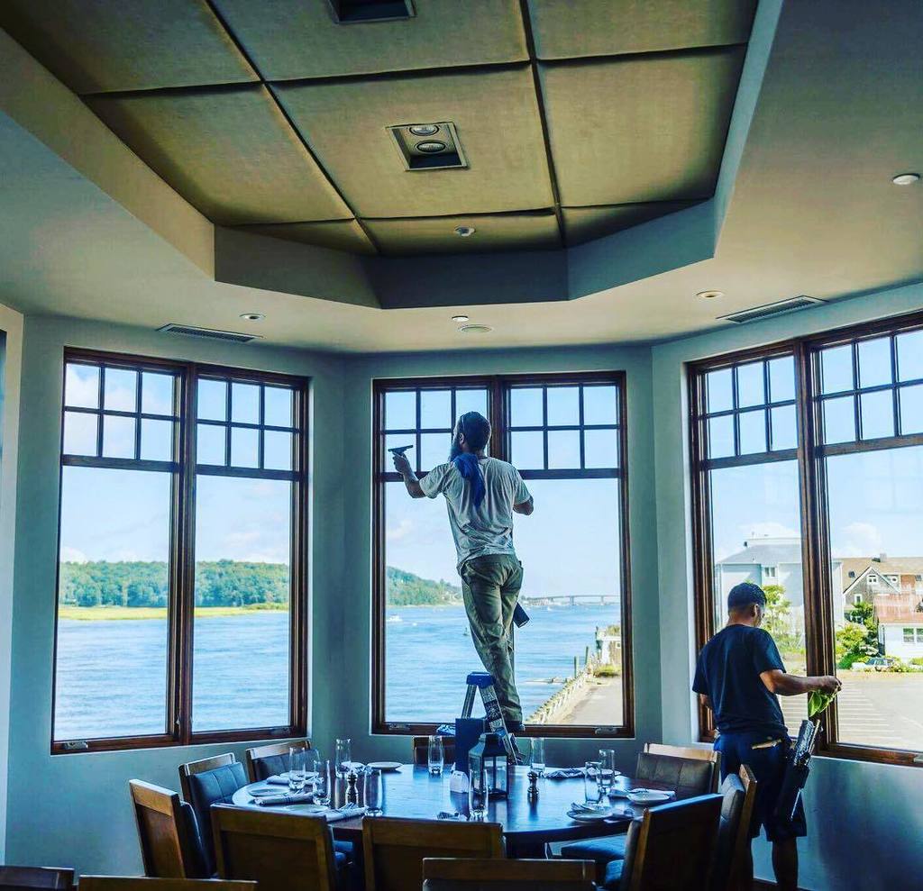 windowcleaner's tweet photo. It's a beautiful Friday! What is everyone working on today? #windowcleaning #windowcleaninglife #glass #windowclea… https://t.co/MVSb2iluI1 https://t.co/ehaaIu2MY2