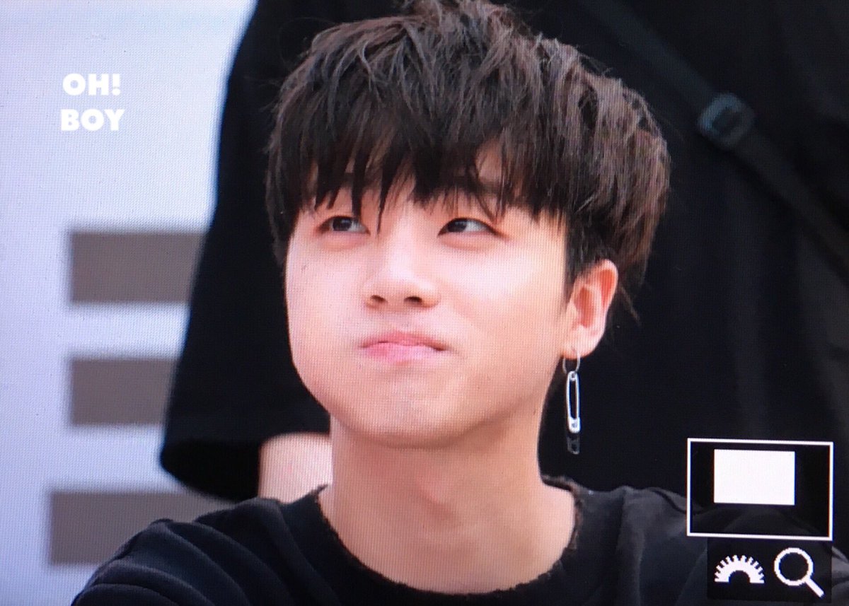 ohboy_27's tweet photo. 170609 신촌 팬사인회 #진환 #JINHWAN #JAY #iKON

완쟌 귀여워ㅠㅠㅠㅠㅠㅠㅠ따흐흑ㅠㅠㅠㅠㅠㅠㅠㅠㅠㅠㅠㅠㅠㅜㅜ https://t.co/MPjBs3vtgP