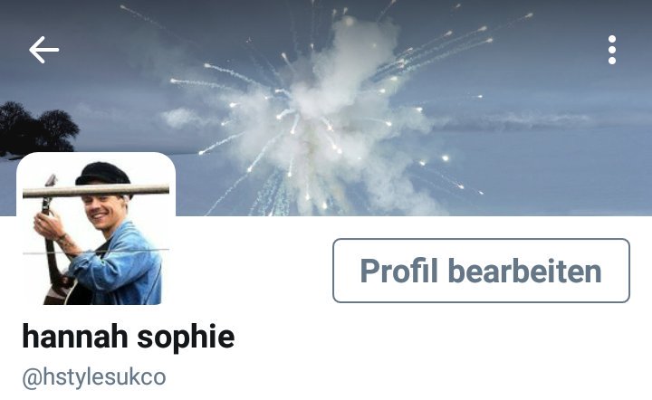 stateofkissy's tweet image. HEY LADS I NEED YOUR HELP CHOOSING A HEADER. POLL BELOW!!