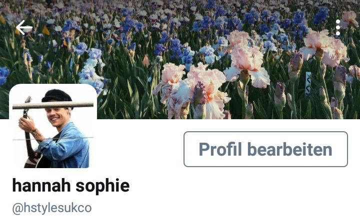 stateofkissy's tweet image. HEY LADS I NEED YOUR HELP CHOOSING A HEADER. POLL BELOW!!