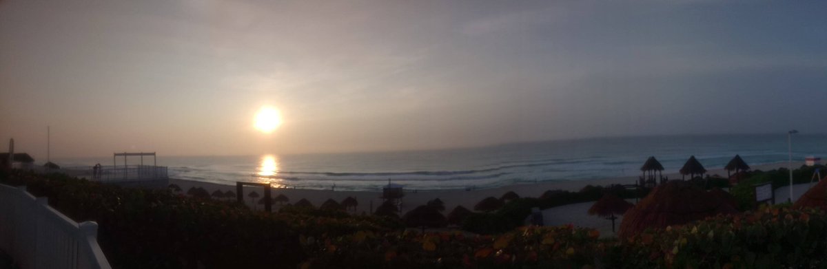rulass133's tweet photo. #climaalaire  amanecer en Cancun https://t.co/OpegOt0mS3