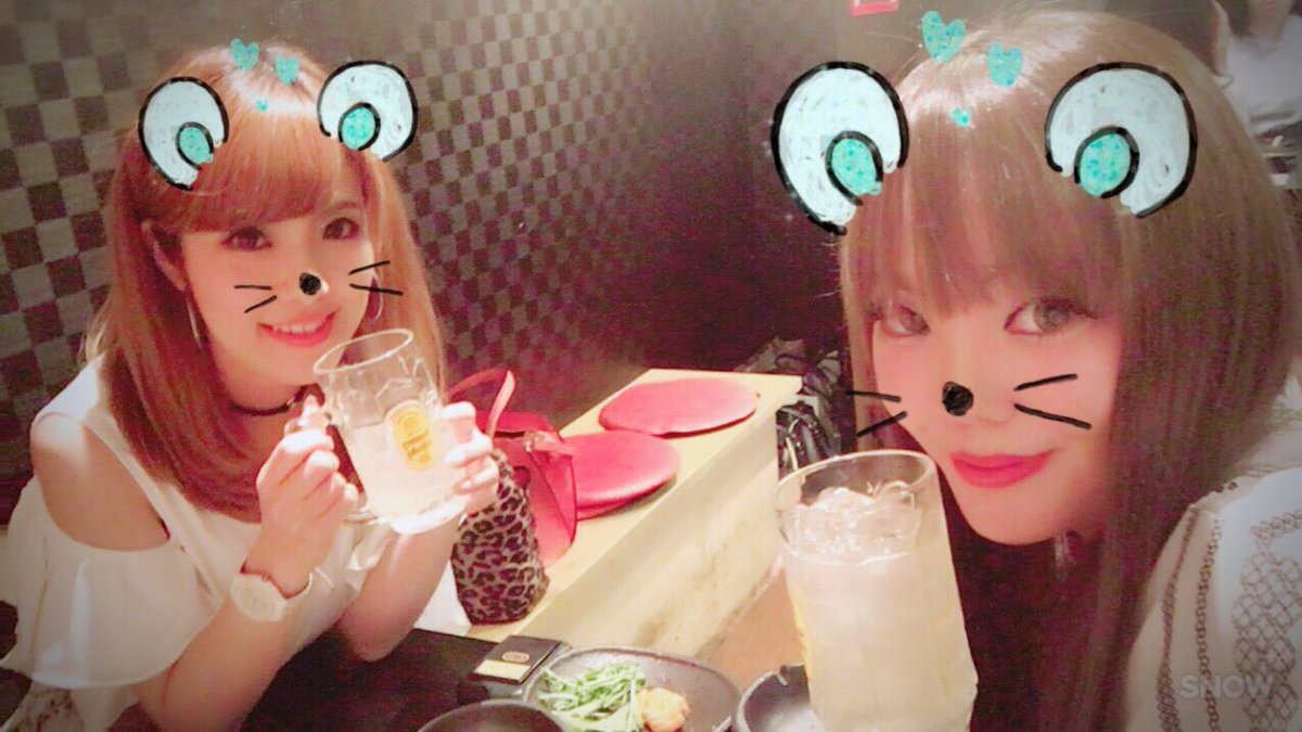 sa_ki_na_0512's tweet image. 今日はパチ王伝の公開収録でした！ 
からのまりなちゃんとご飯♪

明日は天下一打闘会の取材です。
16時〜16時半   P-TOWN霧ヶ丘
17時〜19時  P-TOWN小倉駅前店

明後日は来店実戦です。
13時〜19時  ブロス大矢野

よろしくお願いします！