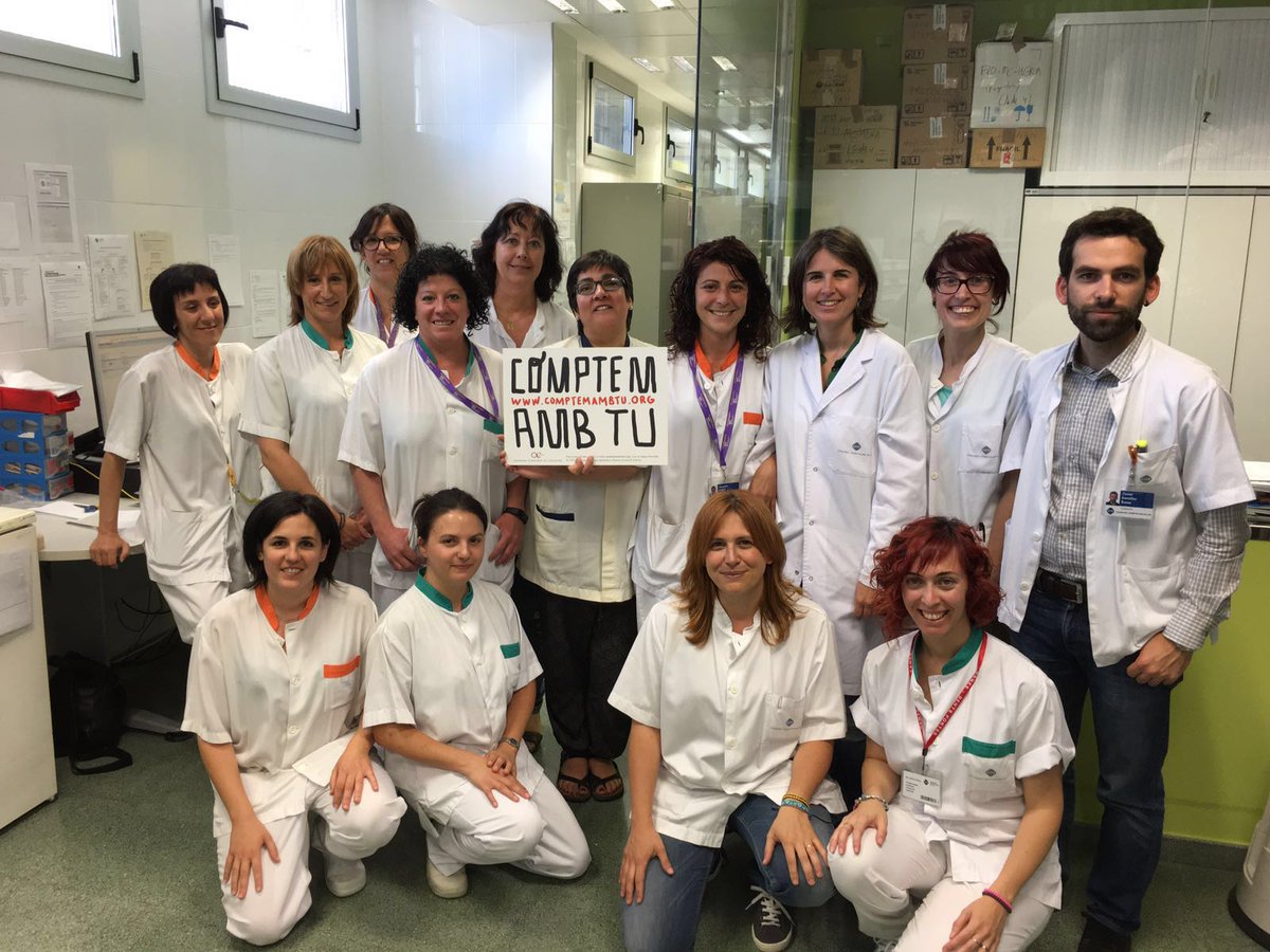 comptem_amb_tu's tweet photo. El personal del servei de farmacia del Consorci Hospitalari De Vic també s'uneixen al #ComptemAmbTu https://t.co/GblBYa34KF