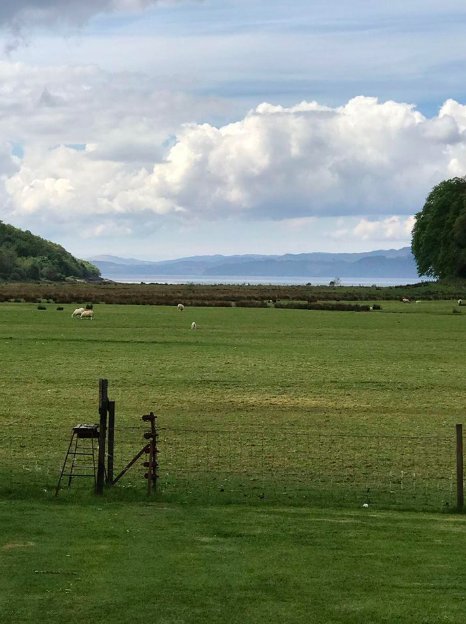 Off for a wee walk down to #LochFyne before the rain pelts down again! Fingers crossed for sunshine tomorrow! ☔️ #castles #selfcatering