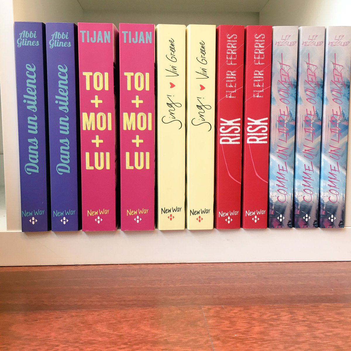 HugoYoungAdult's tweet photo. Quel roman #HugoNewWay vous tente le plus pour cette #VendrediLecture ? 😍 https://t.co/V2febltfwX