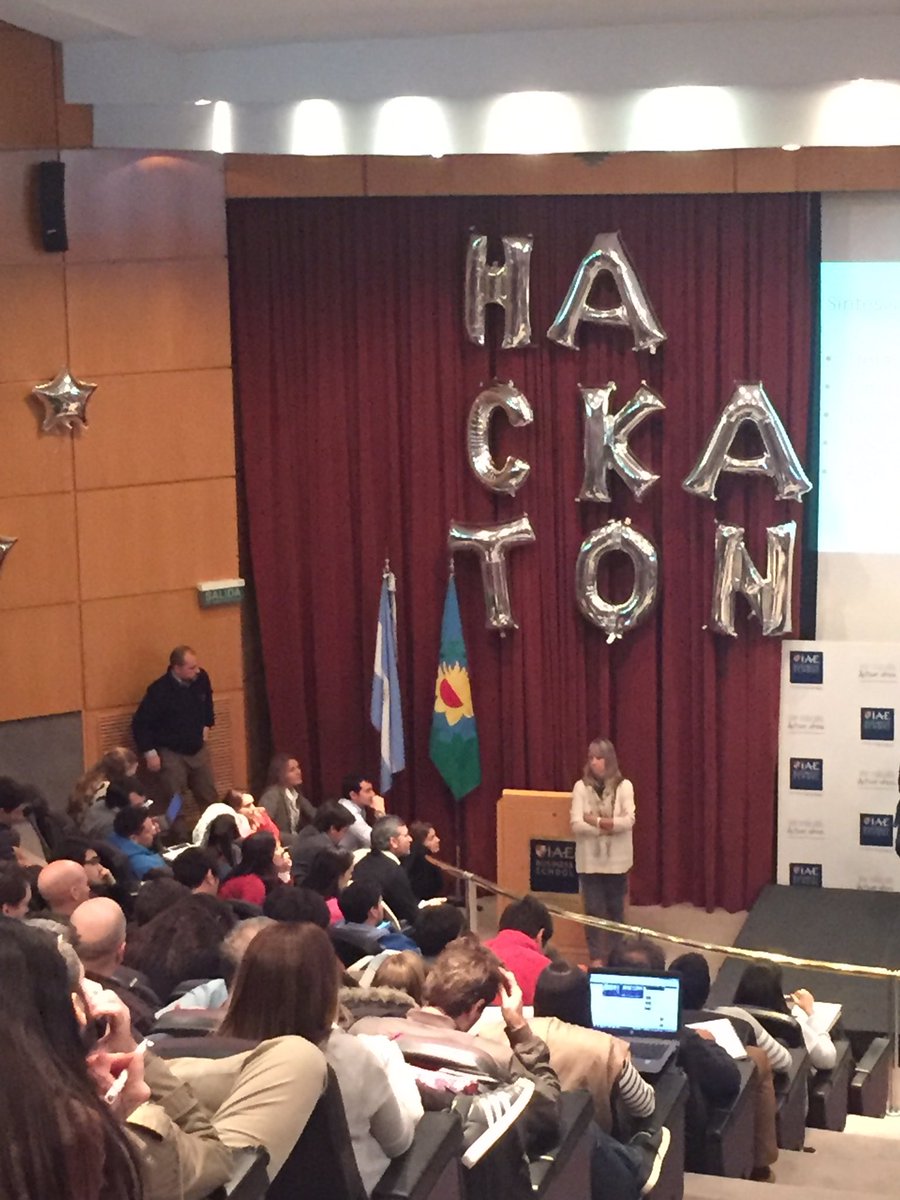 benitoben2020's tweet photo. 48 hs solucionando problemas! Arden los cerebros de nuestros MBAs!@albertowilli @IAE_Austral @IAE_EMBA #hackatonavesiae https://t.co/VTilr3LBO0