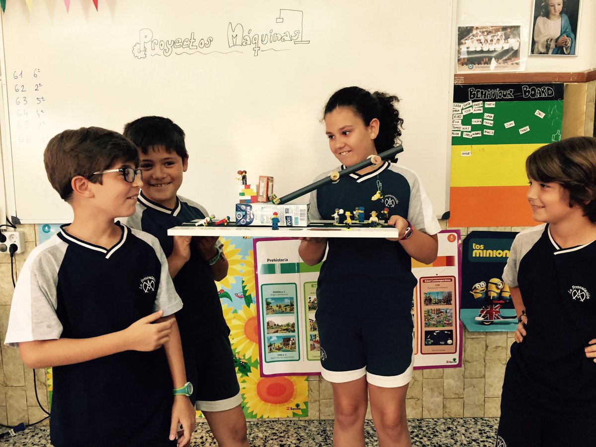 year4rocio's tweet photo. Aprender haciendo. Algun@ sale ingenier@ de caminos, ¡fijo! #proyecto #máquinas #CCSS #creatividad #manualidades #polea https://t.co/XDpuPVIgXA