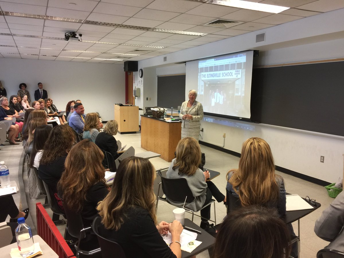 PresEmerFritz's tweet photo. Chancellor Fariña @CarmenFarinaDOE welcoming assistant principals #ShareFairD31 College of Staten Island @csinews #inspireD31 @cunynewswire https://t.co/4cMEMSxIkZ