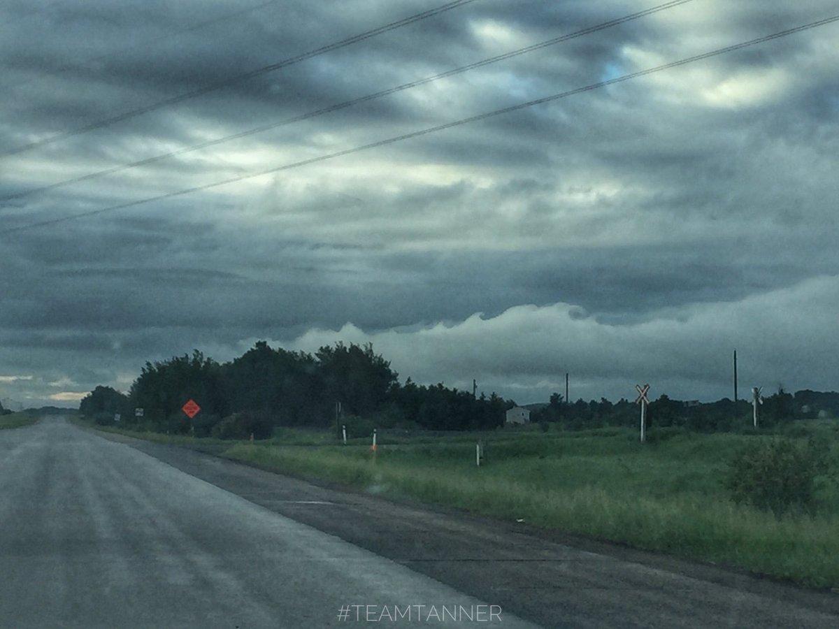 treetanner's tweet photo. Saw these #KelvinHolmholtz clouds #billowclouds #sheargravityclouds this morning just east of Alix #abstorm #teamtanner @dartanner https://t.co/16yln83dbv