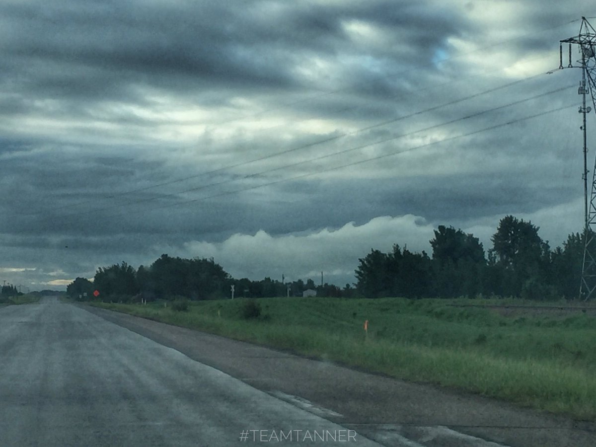 treetanner's tweet photo. Saw these #KelvinHolmholtz clouds #billowclouds #sheargravityclouds this morning just east of Alix #abstorm #teamtanner @dartanner https://t.co/16yln83dbv