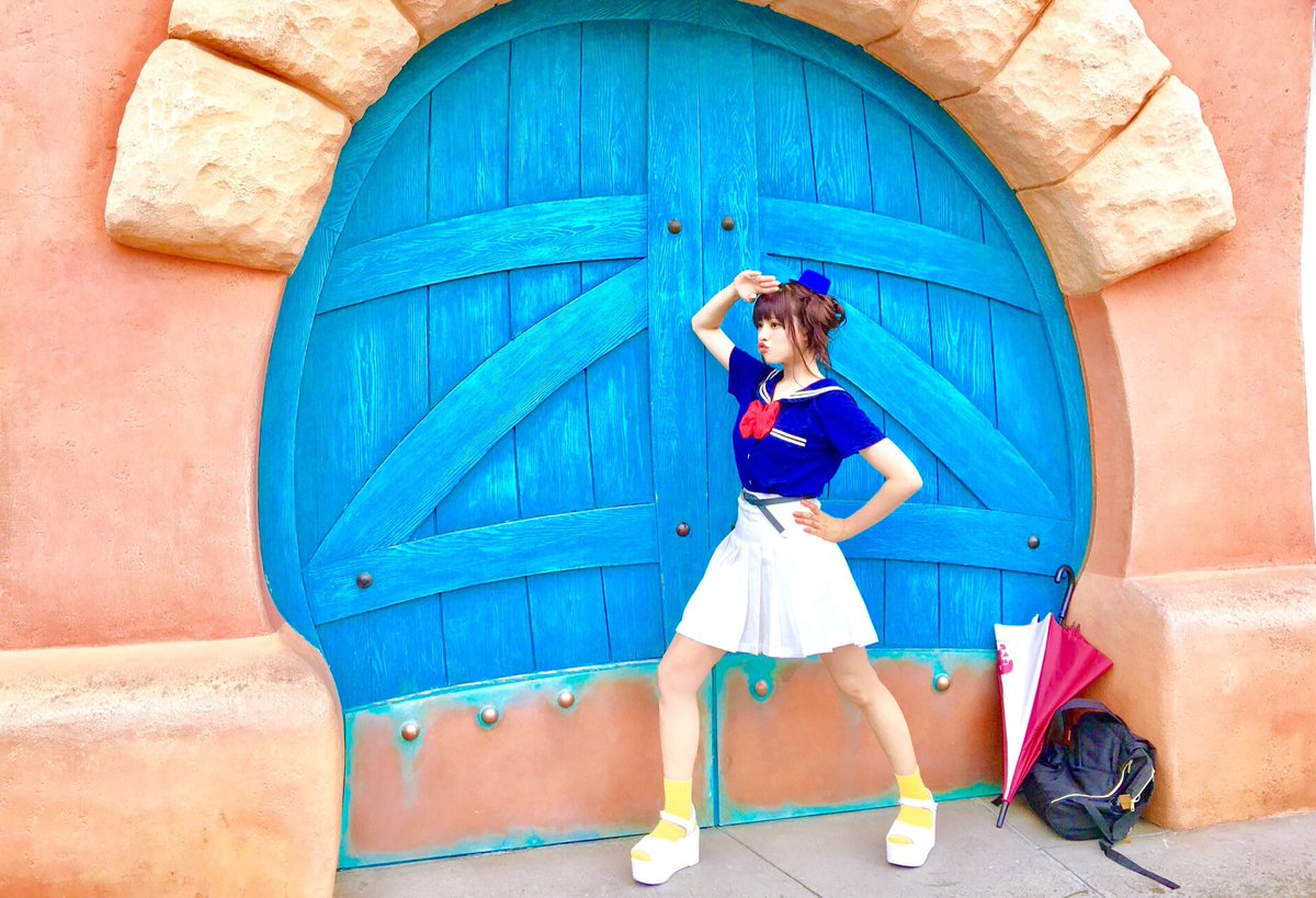 ViennaDoLL's tweet photo. ドナルドの誕生日🎂🐥❤️🏰🎢🎉🌈✨ https://t.co/VBabdUryXo