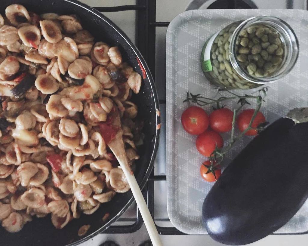 Venerdì, pranzo a casa, con uno dei miei piatti preferiti. Orecchiette melanzane e pomodorini. Il bello dell'estat… ift.tt/2s4aGn7