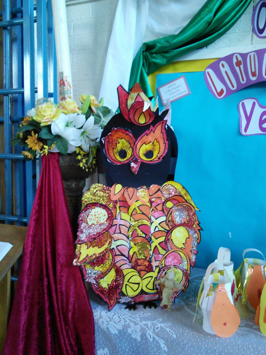stcharleshullY2's tweet photo. Year two Pentecost flames made into a lantern showing wisdom #stcharlesprimaryschool#yeartwo https://t.co/nUeEGUtjyt