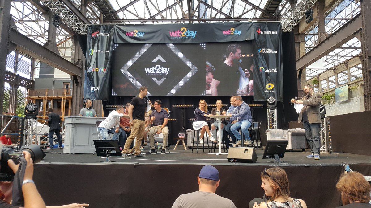 JuDalPo's tweet photo. Dans quelques secondes, Génie en Web Québec vs Belgique! #QcNum #TCTIC #web2day https://t.co/8H6XRx4Q05