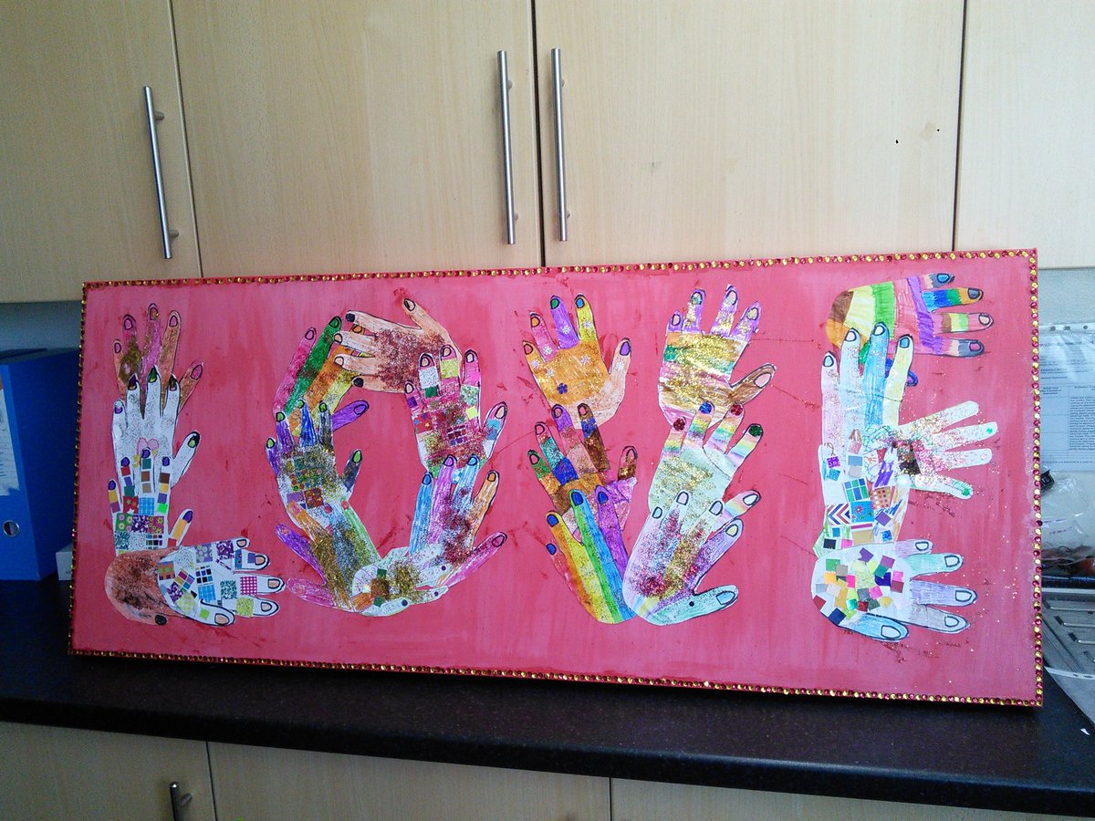 stcharleshullY2's tweet photo. The first of four .the gospelvalues .love made by the artclub #stcharlesprimaryschool https://t.co/FQUSYBmgSy