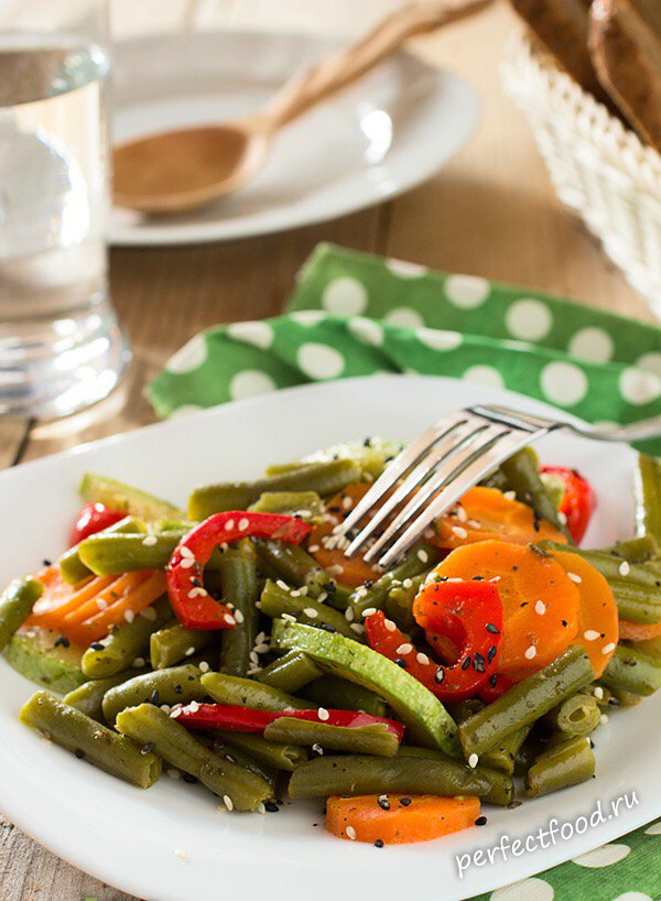 Стручковая фасоль блюда. Стручковая фасоль на гарнир. Рецепты зеленой стручковой фасоли блюд. Гарнир с зелёной фасолью. Фасоль зеленая стручковая блюда.