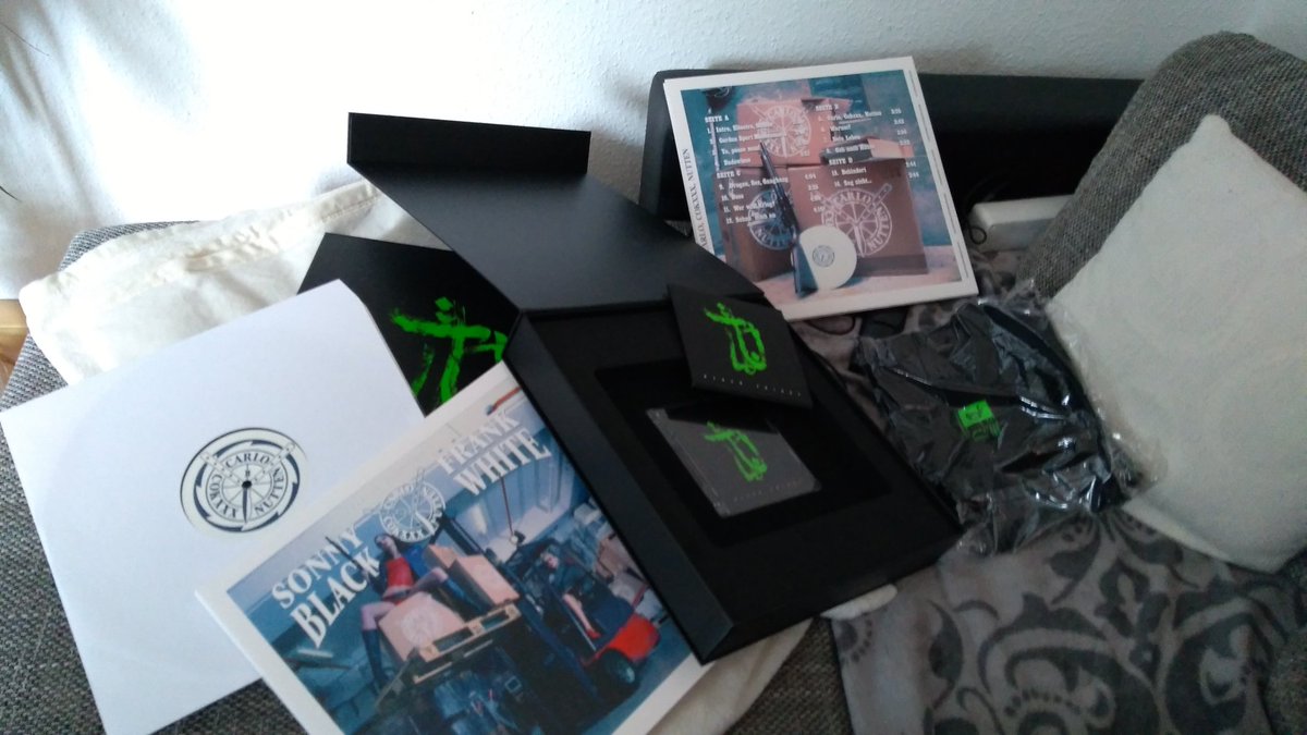 usadel_chris's tweet photo. @bushido zwei  Boxen mussten einfach locker drin sein Danke für das Fette Album💪👌👌 https://t.co/zyTkGRPbYO