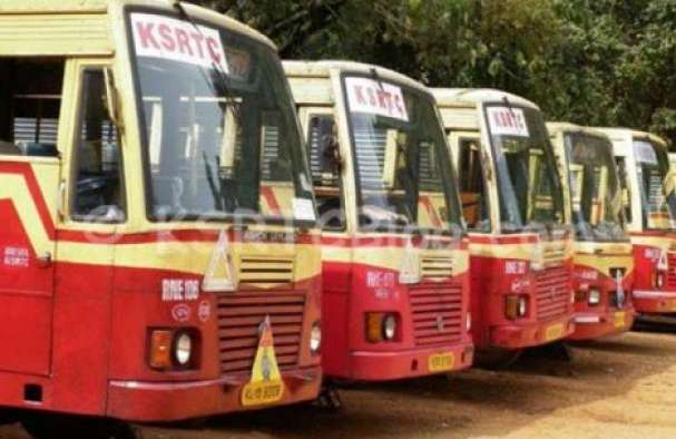 mathrubhumi's tweet photo. കെഎസ്ആര്ടിസിയില് കൂട്ട പിരിച്ചുവിടല് https://t.co/SYlAPaB18I #KSRTC #KSRTCCrisis #KSRTCEmployees #KSRTCBlog #KSRTCDrivers https://t.co/xrT5ZkFKaX