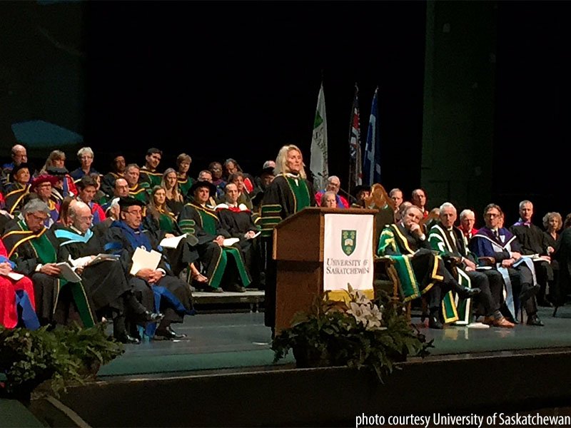 Wickenheiser Receives Honourary U of S Degree dlvr.it/PL0vKc https://t.co/fk8Fu7but4