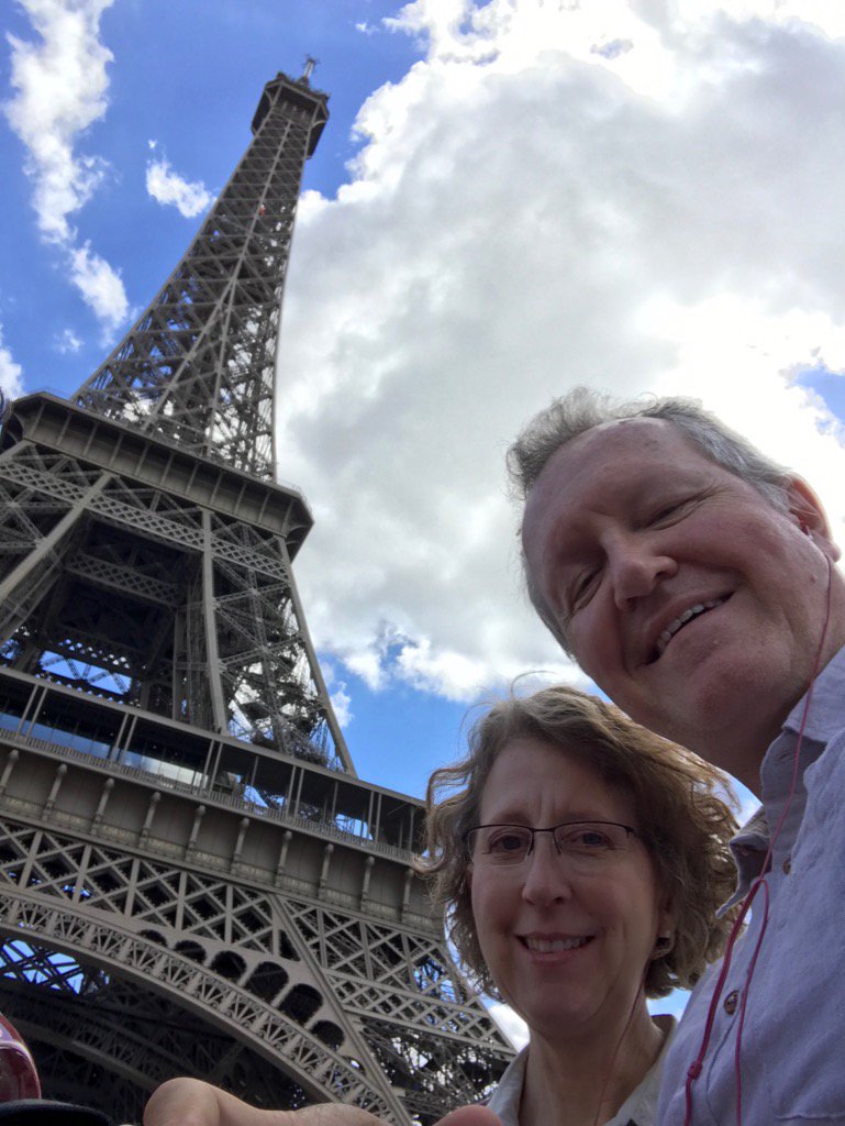 pembley's tweet photo. Being tourists... https://t.co/EV1sqLNNDB