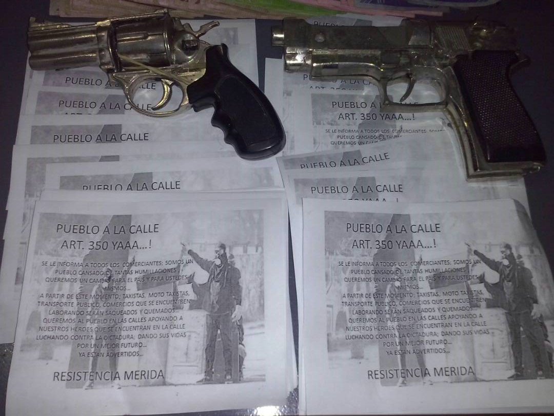 natamercado86's tweet photo. #SEBIN detiene a 3 terroristas que pretendían incendiar unidad del transporte en #Mérida van por los financistas TUN TUN https://t.co/IaX85OEWjn