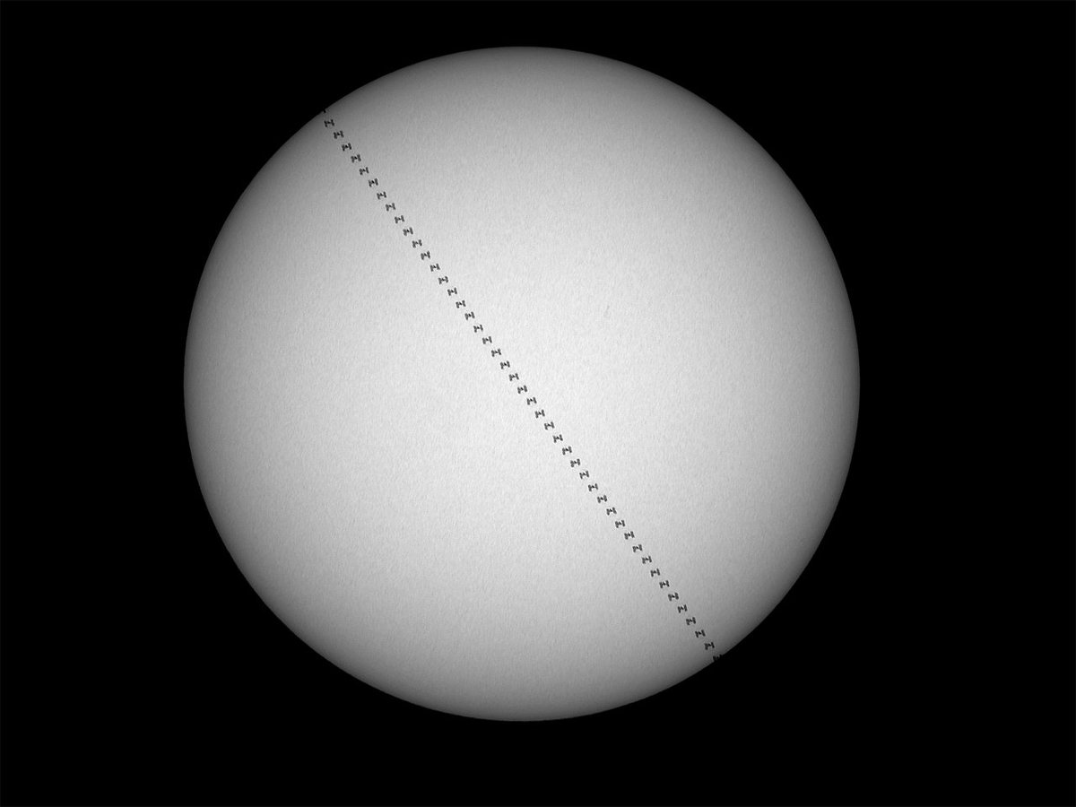 UllrichDittler's tweet photo. Transit of the #ISS in front of the #Sun; Recorded yesterday in the Black Forest.
#Astrophotography, #SolarObserver https://t.co/KYkmjkiqMZ