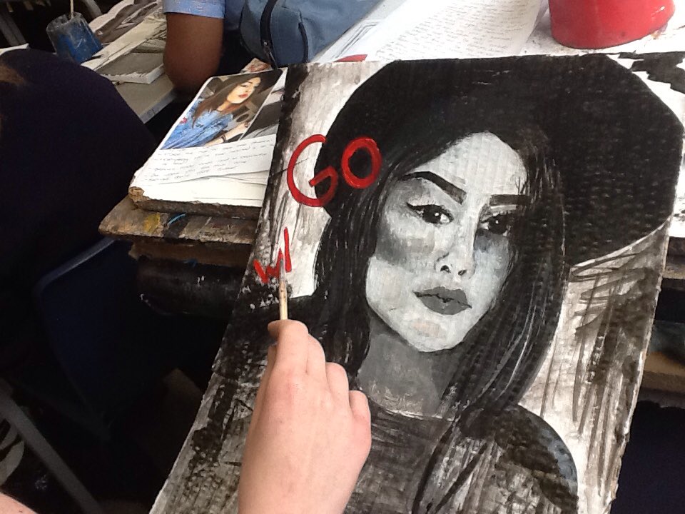 CarshaltonHigh's tweet photo. Artist Tinsel Edwards leads a workshop for #Year10 exploring identity and activism. #creatingartwork @TinselEdwards @Beautyofdrawing #art https://t.co/YeTTSQWv9Q