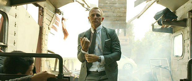 SoloRailLtd's tweet photo. #TrainScenes Skyfall - Bond fights on top of a train, all while keeping his cool https://t.co/KERWVaqbRv