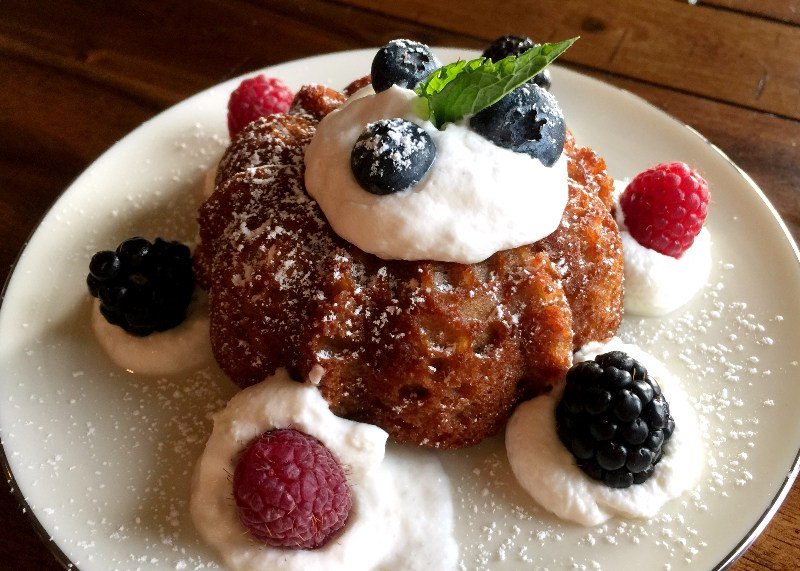 Gluten Free Vanilla Almond Mini Bundt Cakes glutenfreeyummy.com/gluten-free-va…