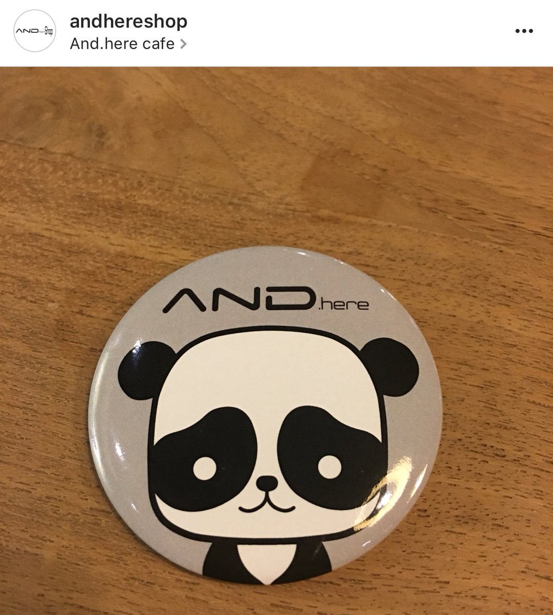 sr_vi1212's tweet photo. 🌸https://t.co/tcXHLVWWWR🌸 #goods #앤드히어 #andhere #andherecafe #andhereshop #pinbutton #缶バッヂ #キーホルダー
#seungri #VI #すんり #승리
6月9日から店舗で 発売中🐼‼️ https://t.co/pkNBwErsUQ