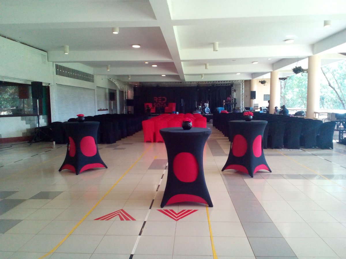 vineradioug's tweet photo. Set up at the #RedSofaSessions venue. 

6pm is the time we kick off https://t.co/cgogSimo61